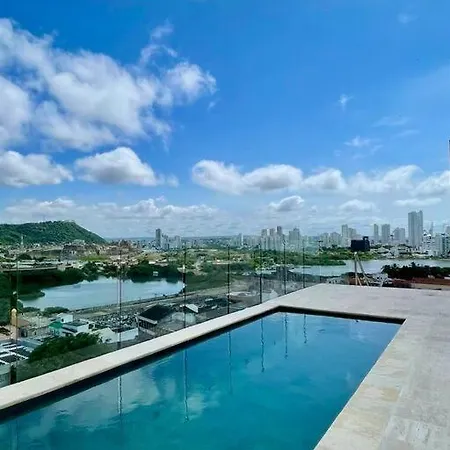 Pool & Rooftop! Steps To The Old And Getsemany Apartamento